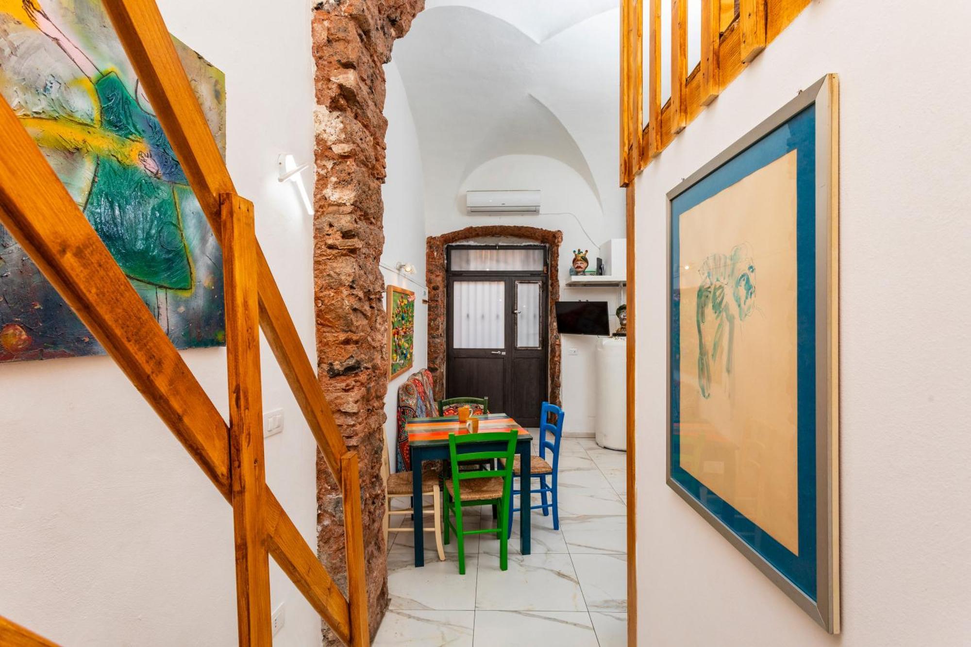 Casa vacanze Finicchia Art House Aeroporto di Catania Fontana Rossa